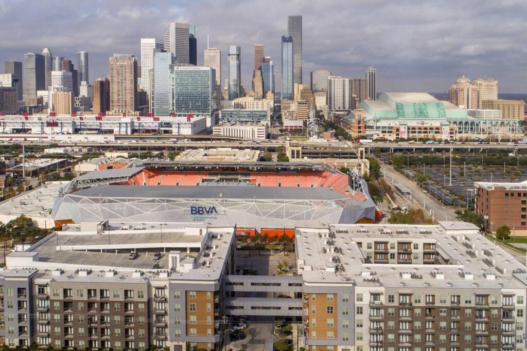 Penthouse Cool-Oasis-In-Houston-Rental Car Available-View-Great-Sleep מראה חיצוני תמונה