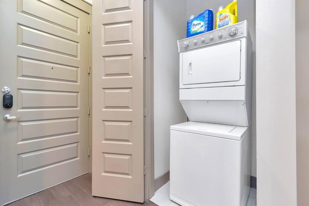 Penthouse Cool-Oasis-In-Houston-Rental Car Available-View-Great-Sleep מראה חיצוני תמונה