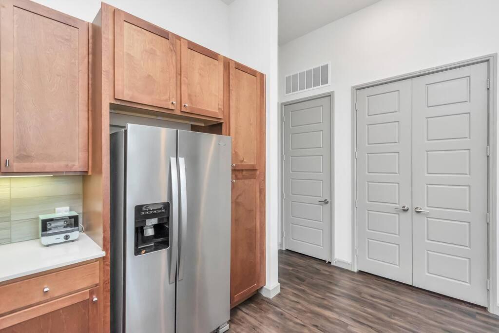 Penthouse Cool-Oasis-In-Houston-Rental Car Available-View-Great-Sleep מראה חיצוני תמונה